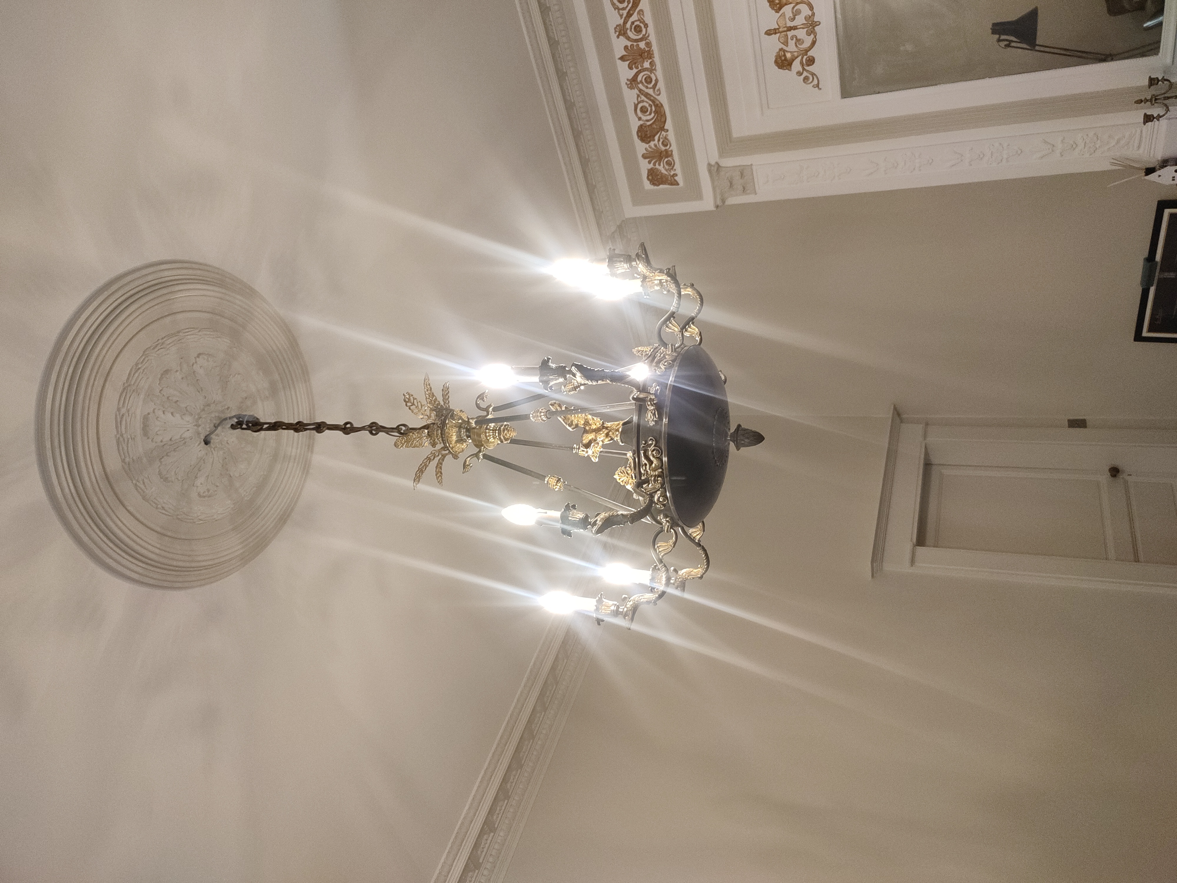 Remise au norme, accroche d'un ancien lustre